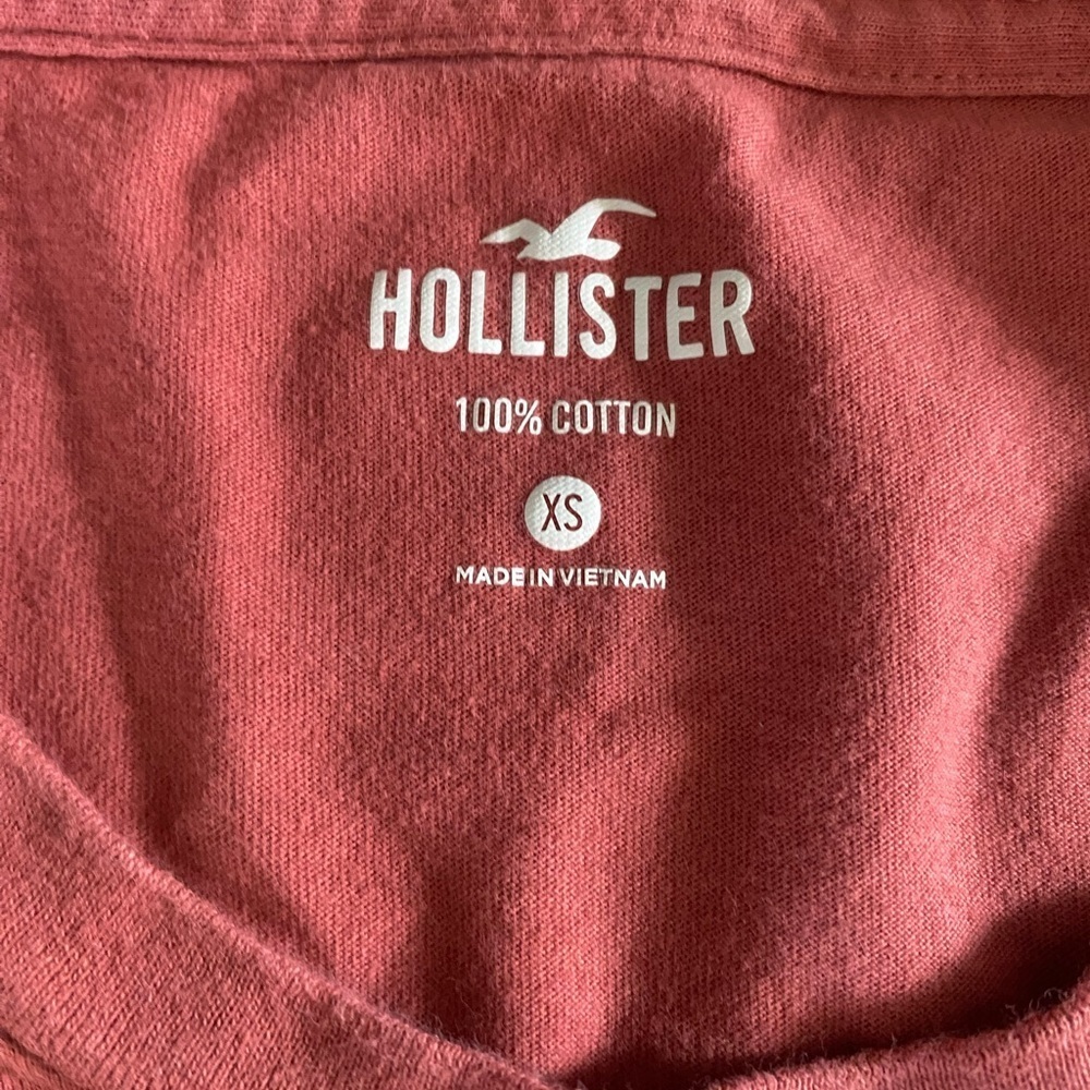 Hollister Men's Coral Short Sleeve Tee - Picture 3 of 3